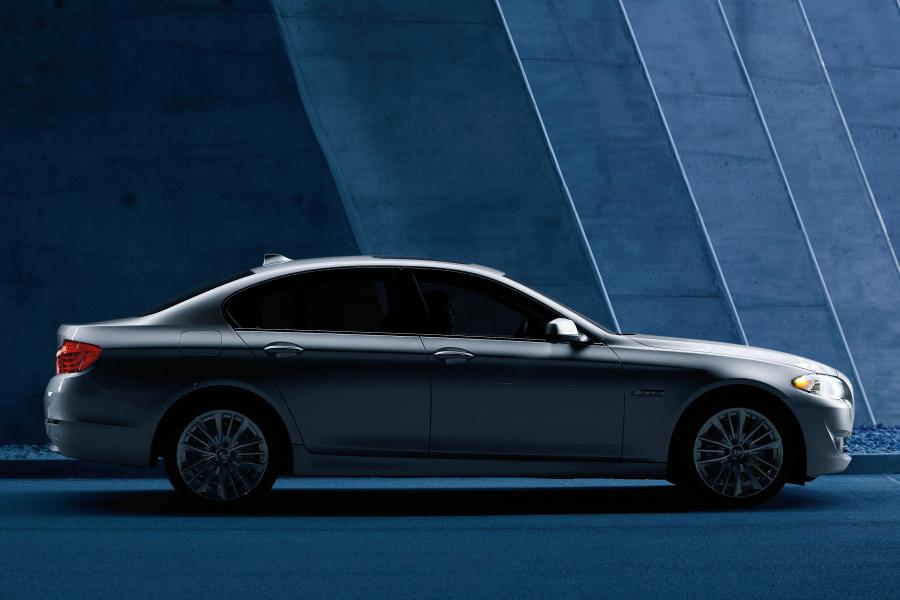  BMW 5-Series 2010 года  (фото 80 из 117)